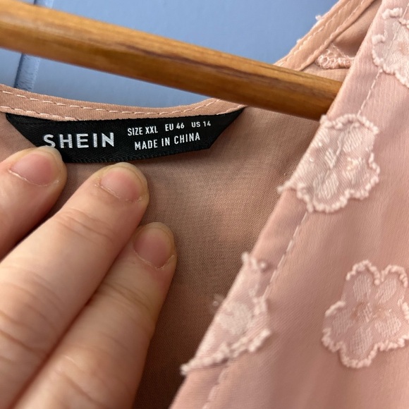 Women’s Pale Pink Floral Dress With Belt - Size 2XL - Picture 4 of 4